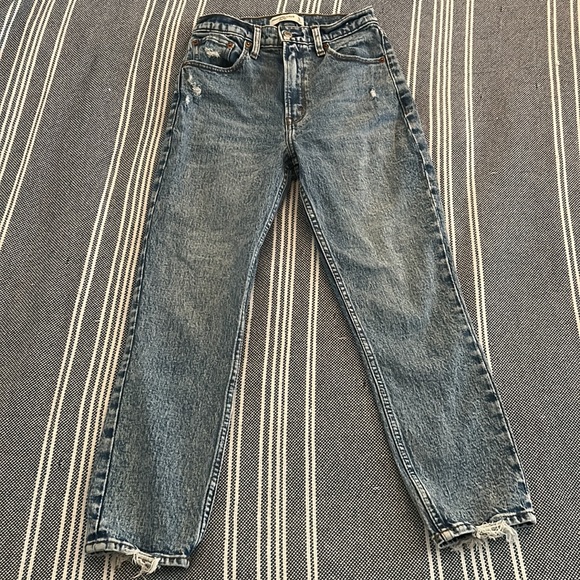 Abercrombie “The Mom” High Rise Jeans - Picture 2 of 2